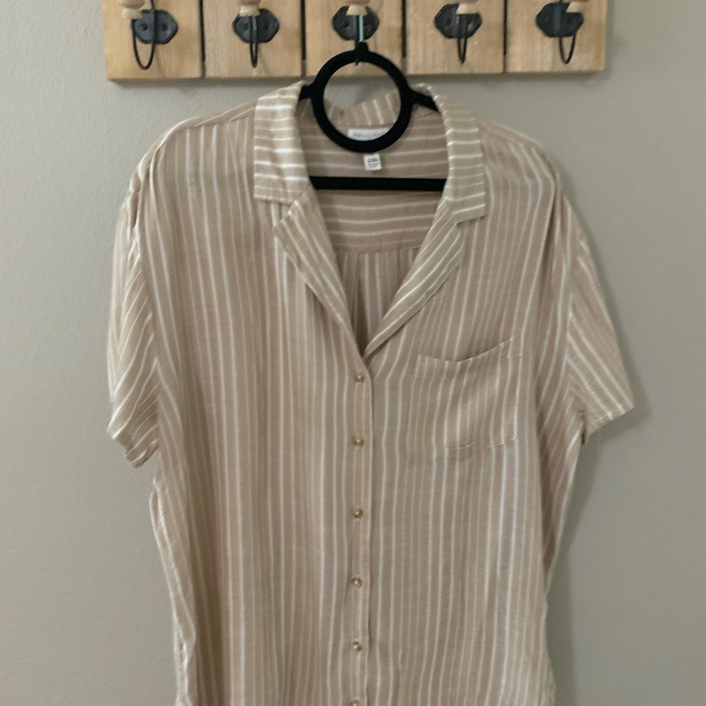 Woman’s XXL Linen Collard Shirt